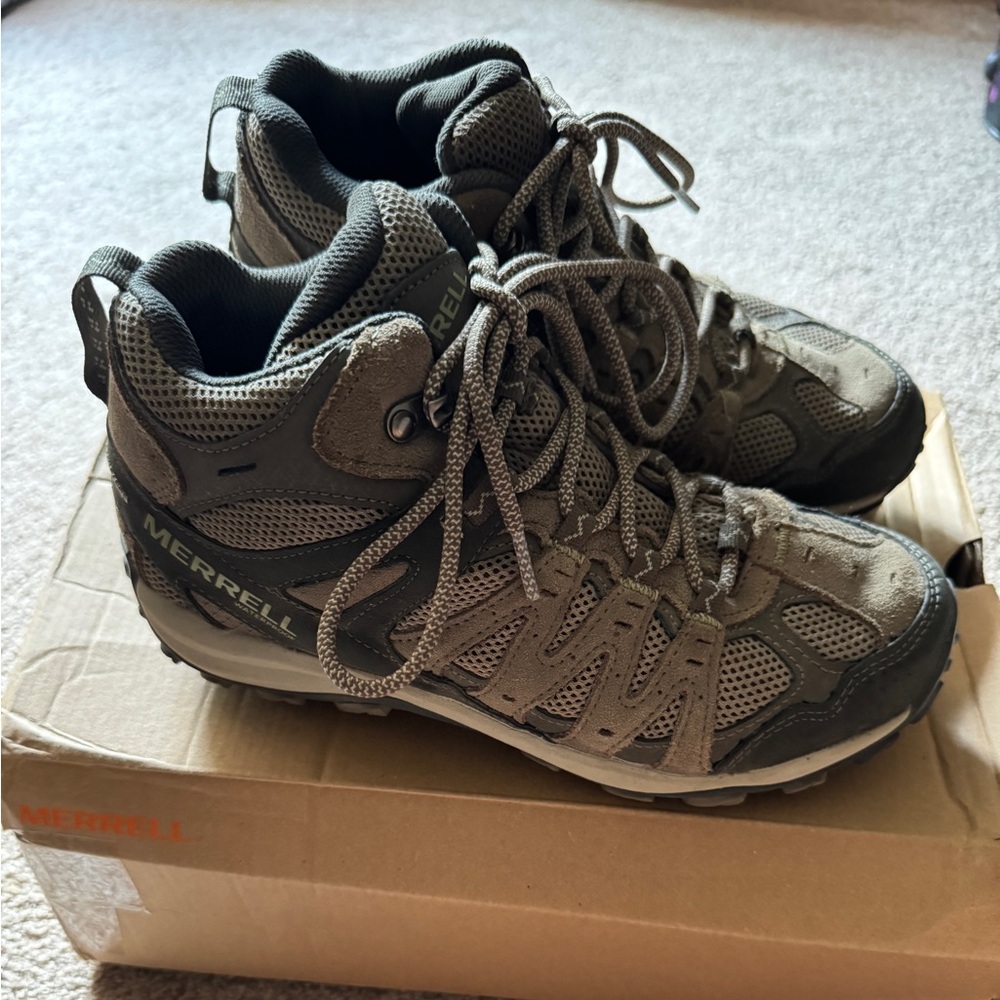 Merrell Accentor 3 Mid WP Hiking Boots Size 7 Wide